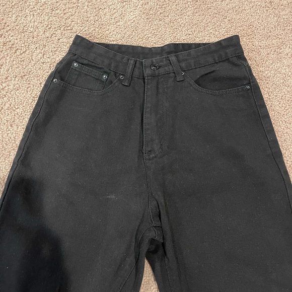 Women's SHEIN black High-waisted Raw Hem Jeans - Picture 7 of 10